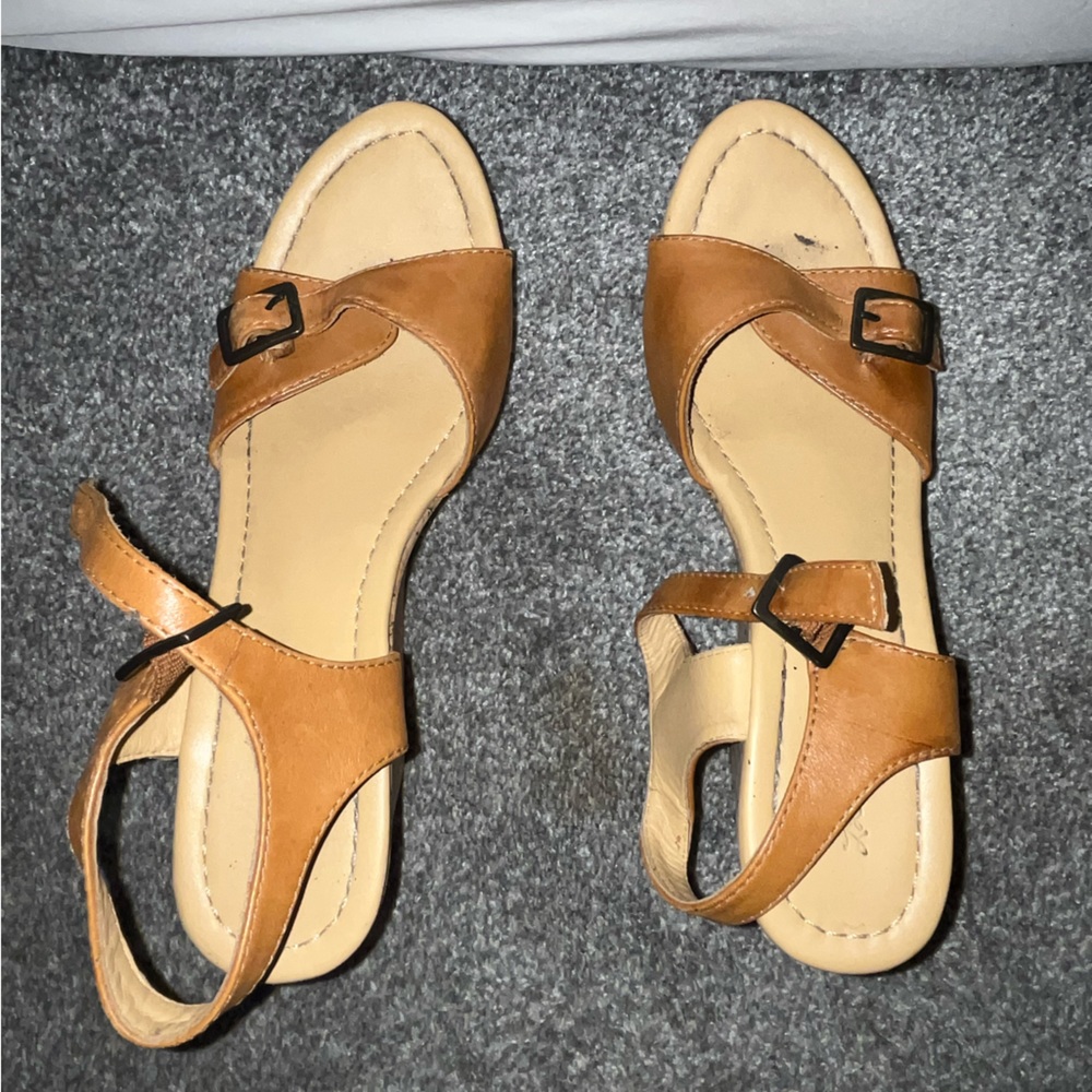 L.L. Bean Woman’s heels size 11